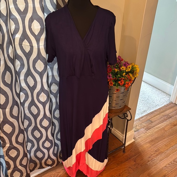 Bellamie Dresses & Skirts - Bellamie Navy Maxi Dress with Pink and White Colorblock